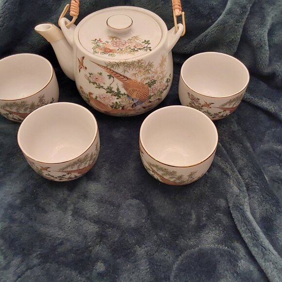 VINTAGE JAPAN TEAPOT BAMBOO HANDLE, PEACOCK DESIGN 4 MATCHING CUPS GORGEOUS SET - Picture 10 of 13